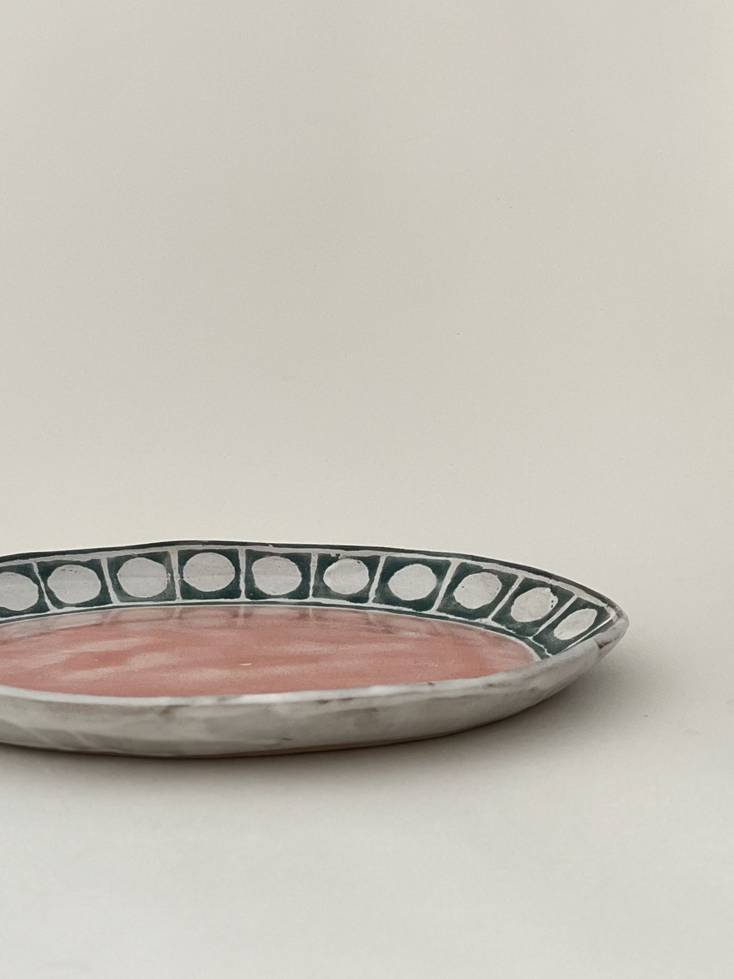 Wiggy Platter in Charleston Coral & Sea Green