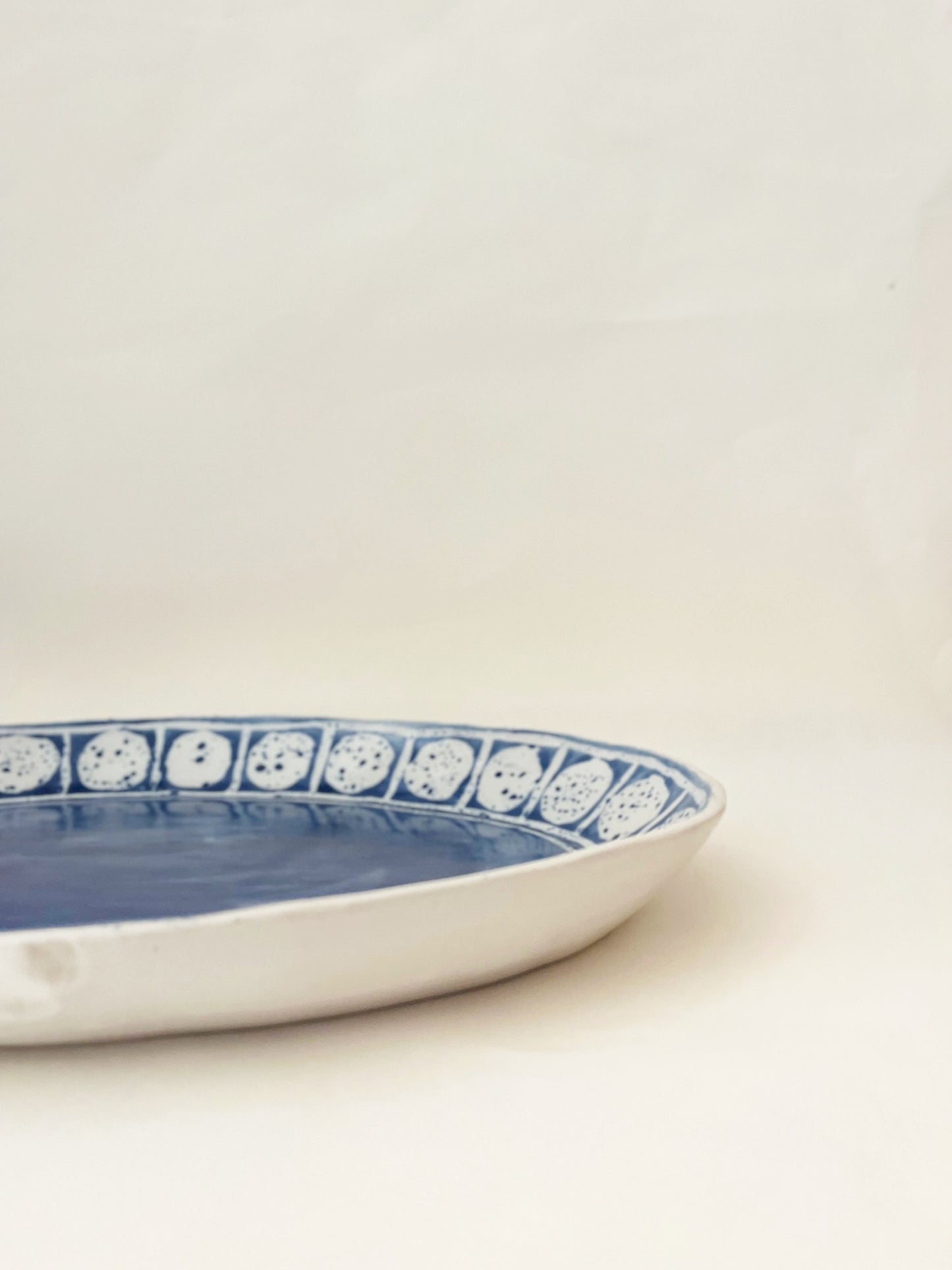 Wiggy Platter in Charleston Blue and White