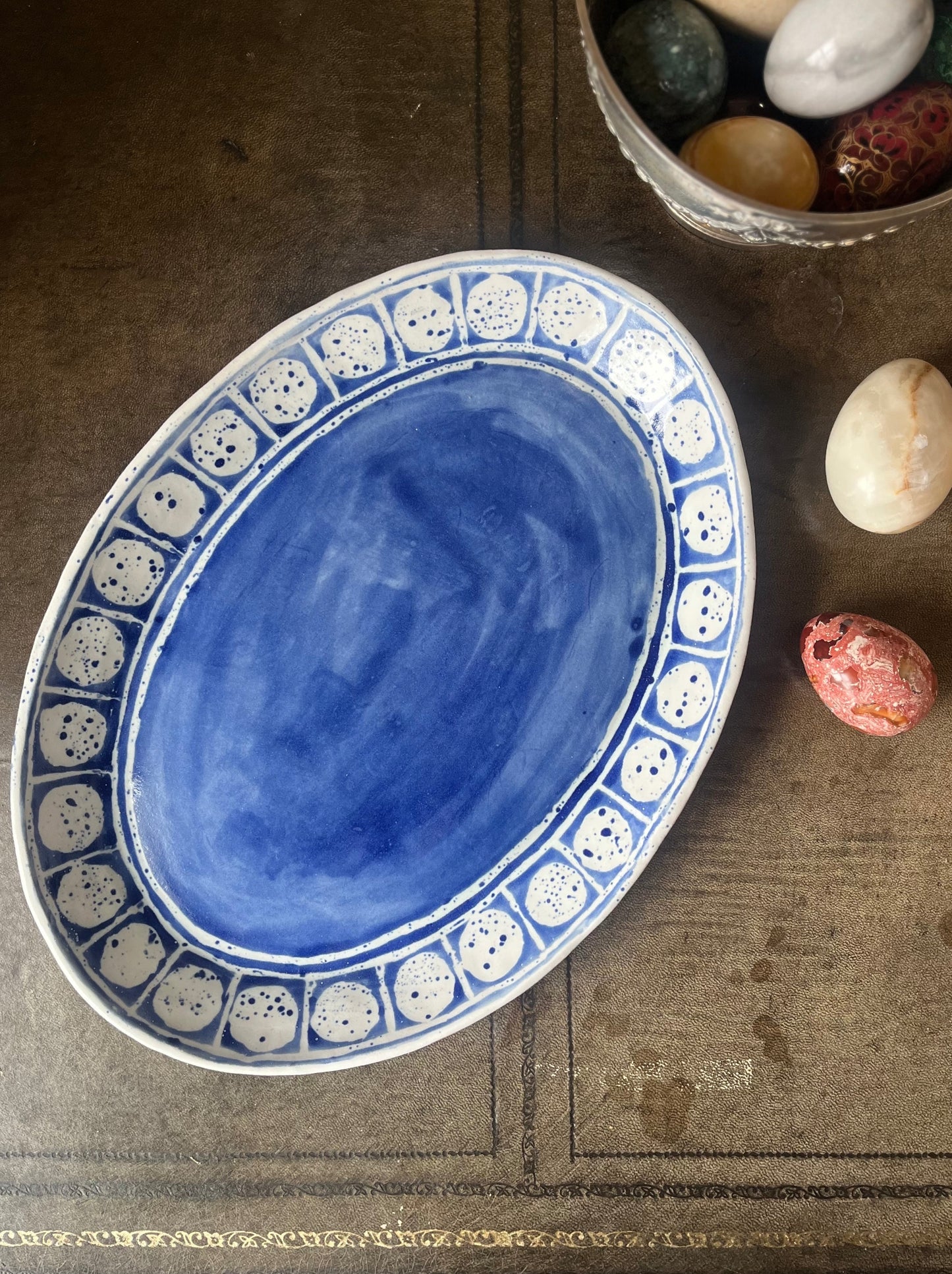 Wiggy Platter in Charleston Blue and White