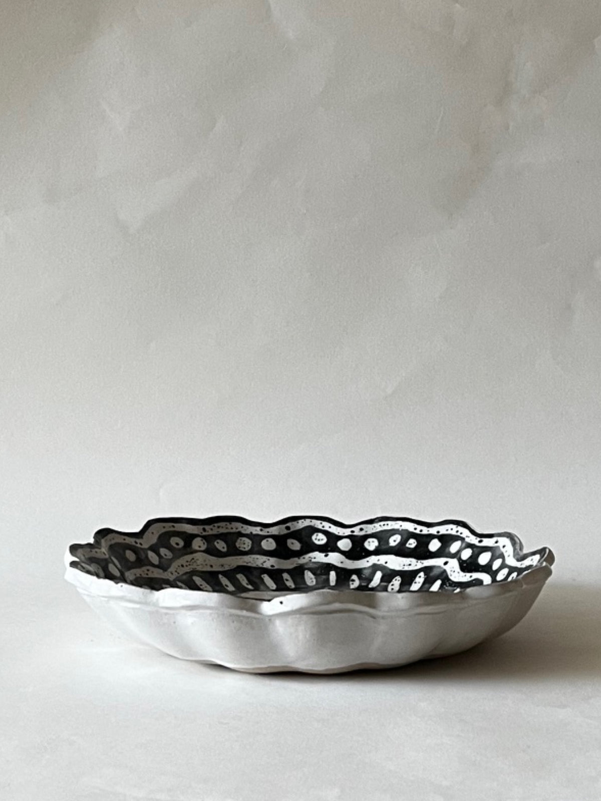 Kestrel Bowl Sml in Open Batik Black